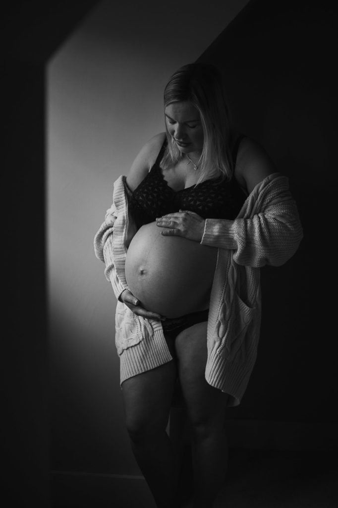 Farnham mother maternity indoor photos