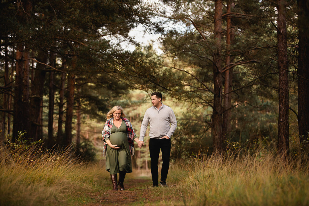 outdoor maternity photography in Haslemere
