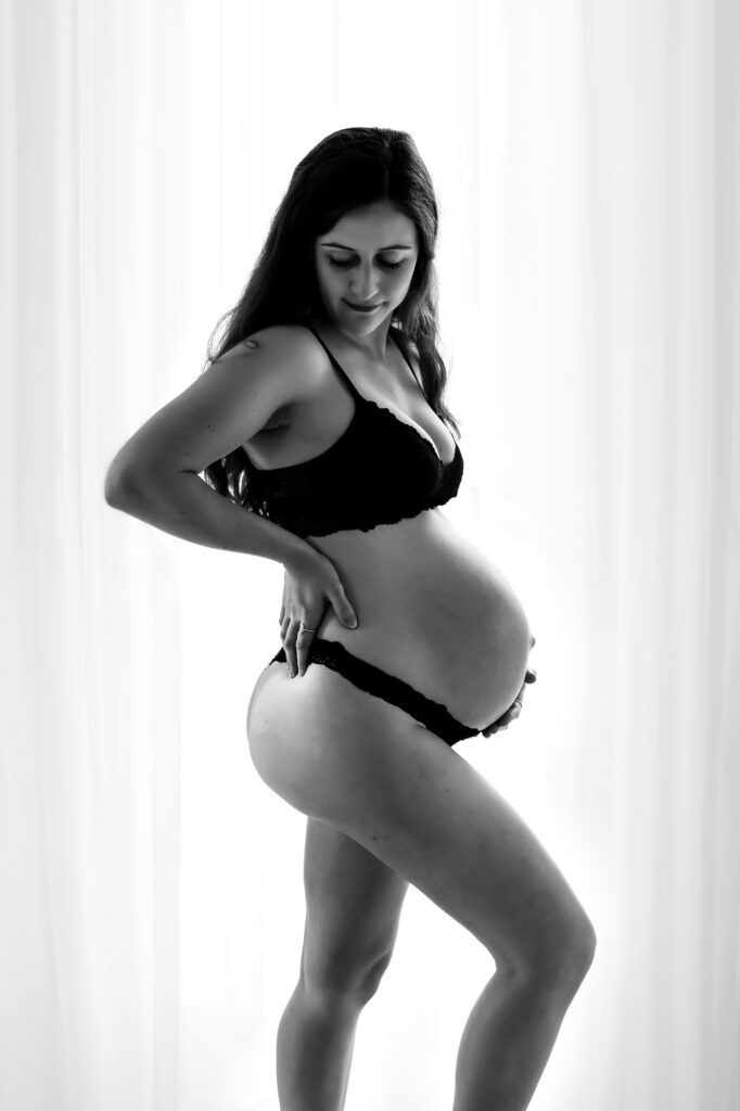bump photos of Guildford mummy